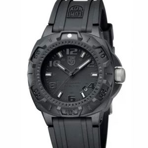 Men’s Luminox Sentry Series Blackout Military Diver’s Watch